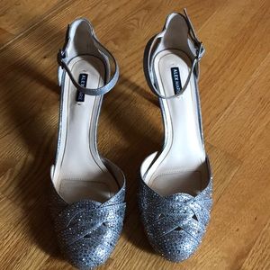 Alex Marie silver 3’in heel w/ rhinestones.